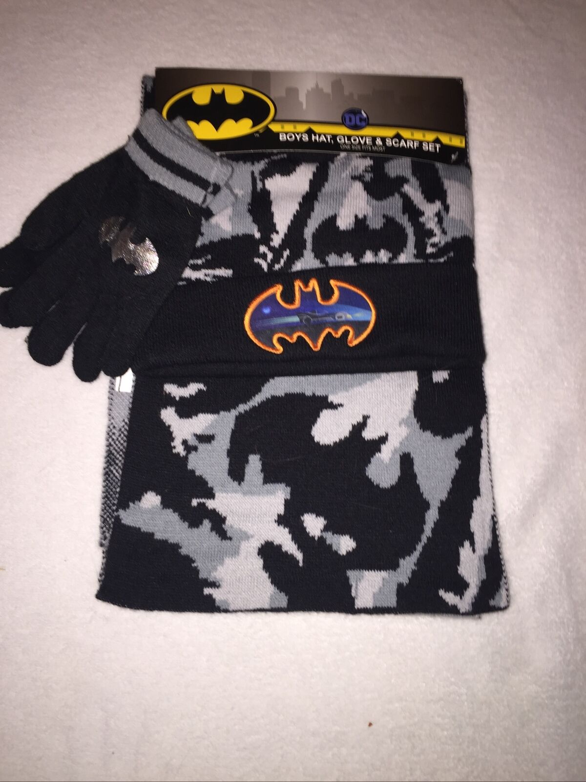 Boys Batman Hat Gloves Scarf New Osfm