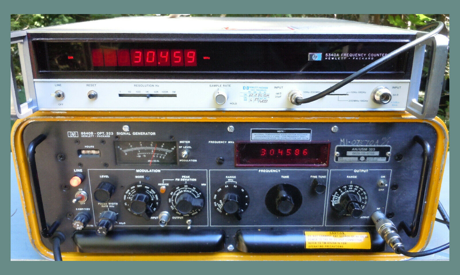 Hp 8640b Opt 323 Rf Signal Generator - Ruggedized Military Version Of A Classic