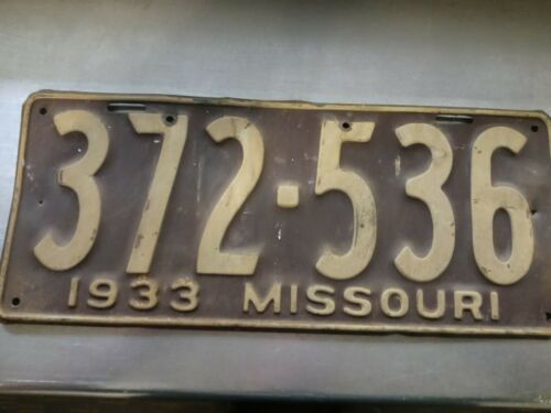 1933  Missouri License Plate # 372-536 Solid Original Paint