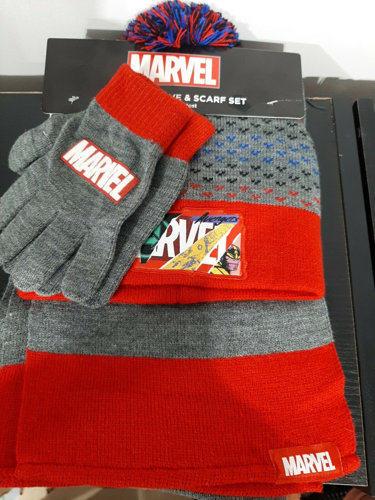 Marvel Comics Avengers Boy's Youth One Size 3-piece Beanie Hat Scarf Gloves