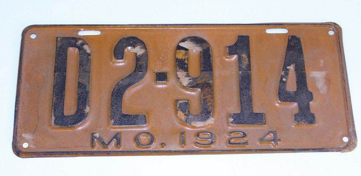 Missouri 1924 Vtg License Plate Auto Tag Original Paint D2-914 Antique Mo Rare